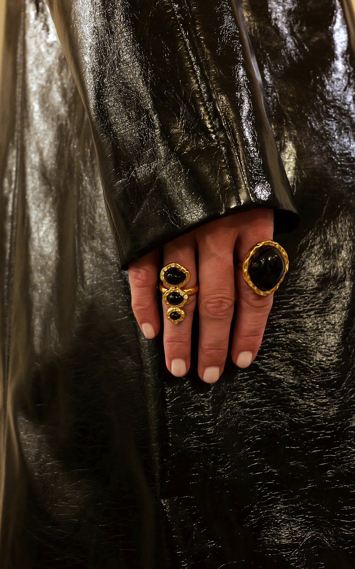 THE LOLA RING IN GOLD WITH ONYX