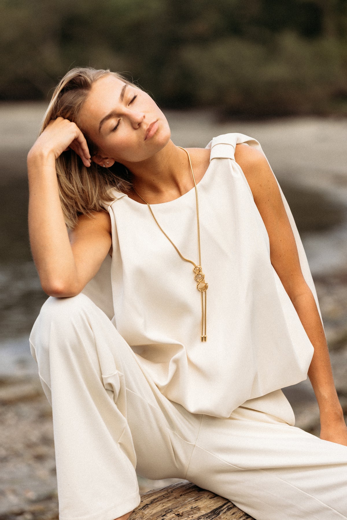 THE MERRIAM IN GOLD WITH GOLD RUTILATED QUARTZ